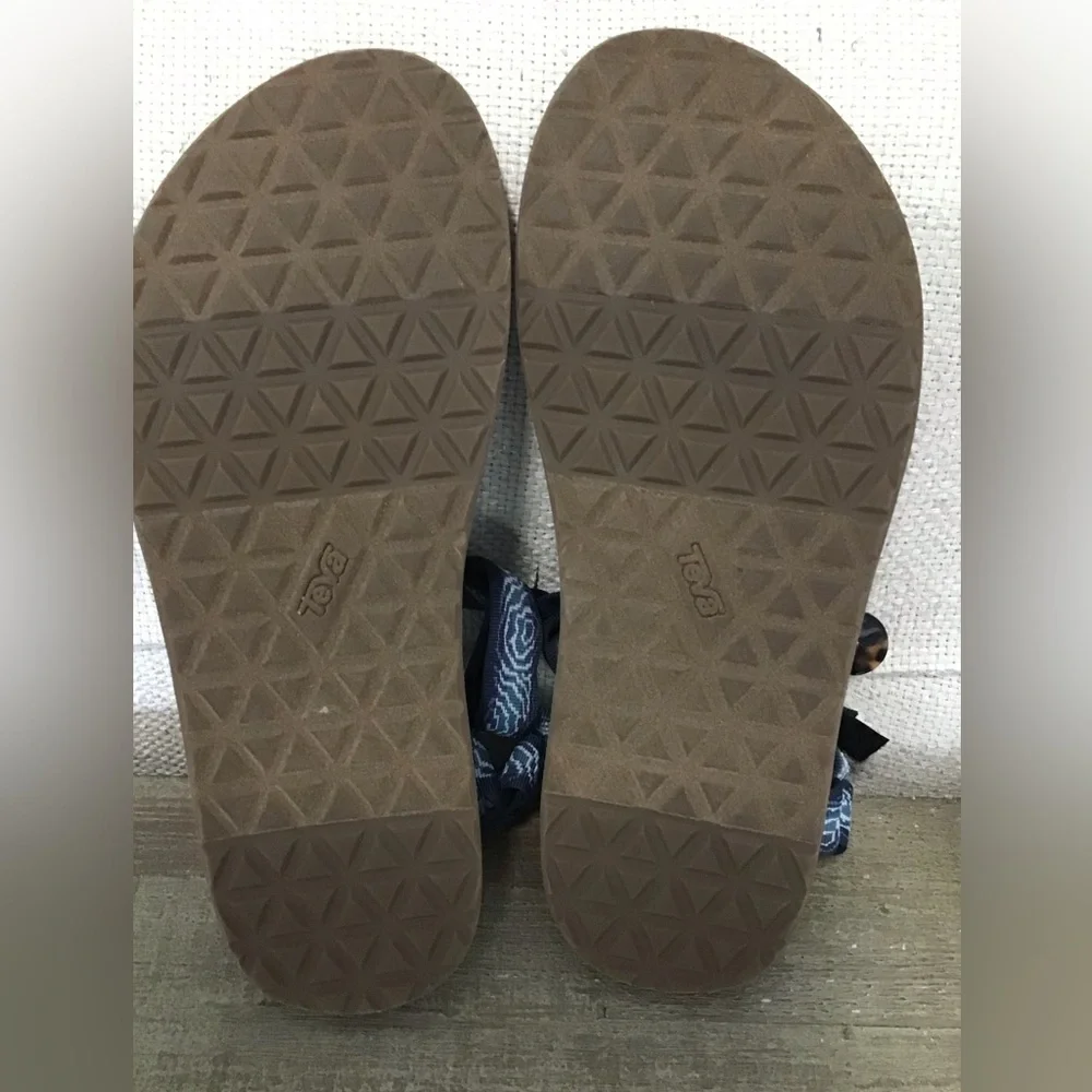 Teva original universal Navy and Teal Patterned Strap Sandals. NWOT
